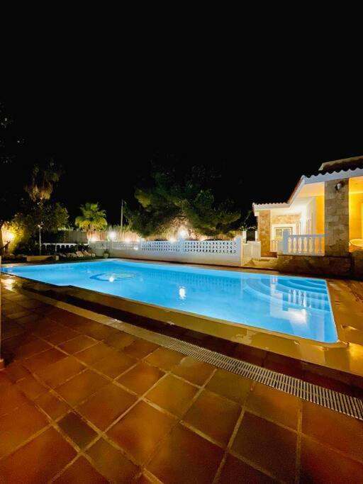 Villa Con Piscina Gigante Sant Francesc de s'Estany Exterior photo